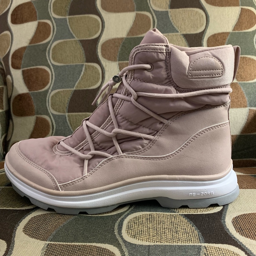 NEW RYKA WOMEN’S SIZE 9 WIDE SNOW SHOE BOOT